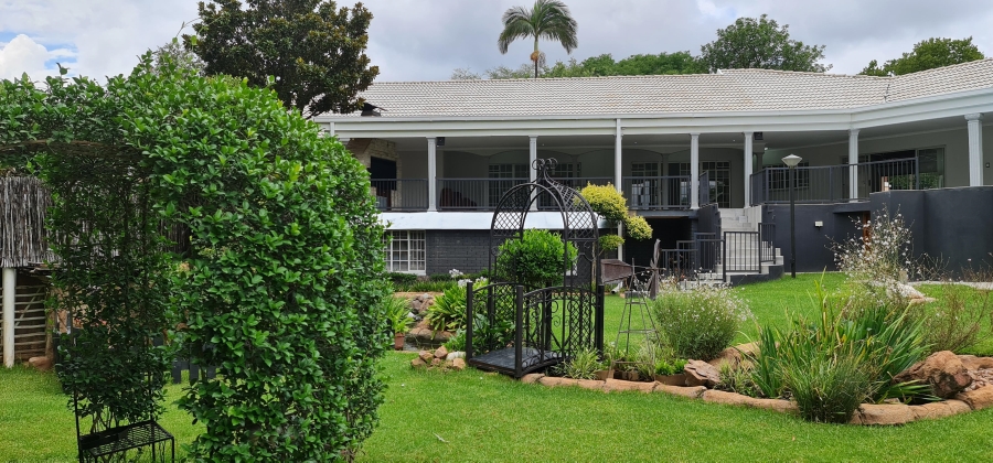 5 Bedroom Property for Sale in Protea Park North West